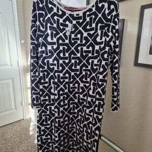 Ann Taylor Navy and Off-White Long Sleeve Sweater Dress